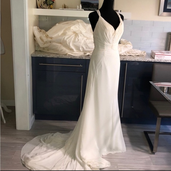 Pallas Athena Ivory chiffon wedding gown - Picture 3 of 7